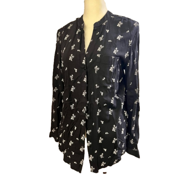 Sold in Bundle- PRIMARY button down top, Size 10 - Picture 2 of 7